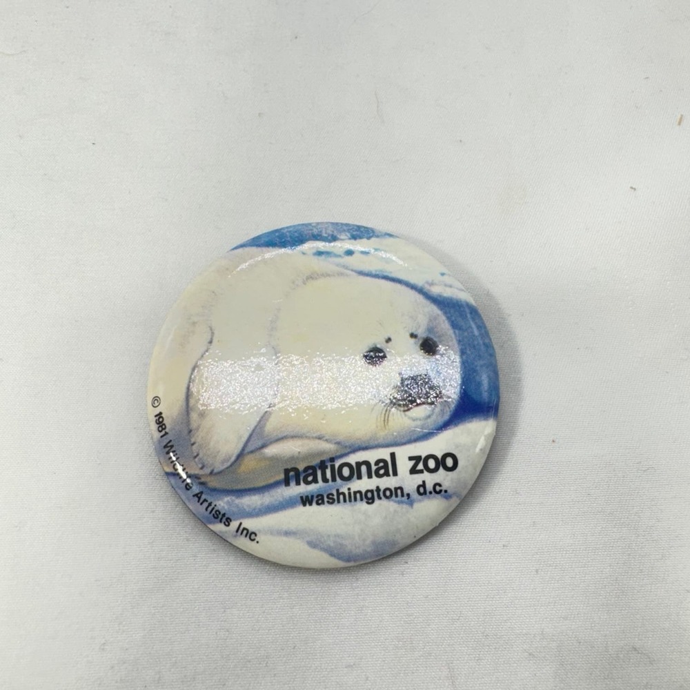 VTG Sea World button/Pin